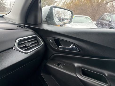Used 2022 Chevrolet Equinox LT image 18