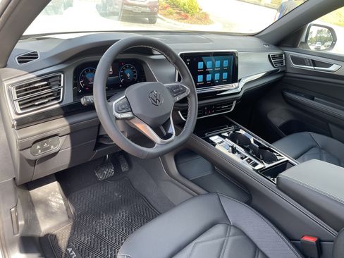 New 2026 Volkswagen Atlas Cross Sport SE FWD image 15