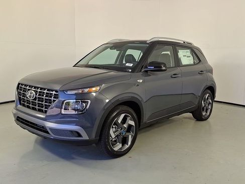 New 2026 Hyundai Venue SEL FWD image 3