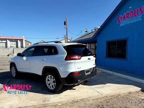 Used 2015 Jeep Cherokee Latitude w/ Comfort/Convenience Group AWD/4WD image 3