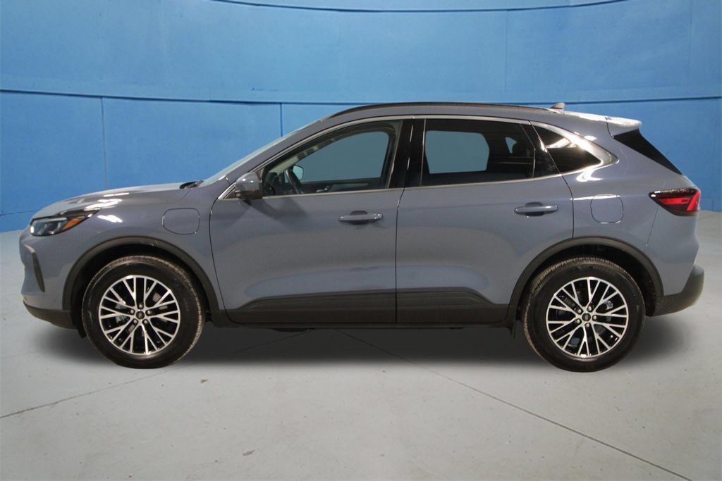 Used 2025 Ford Escape SE w/ PHEV Premium Package FWD image 32