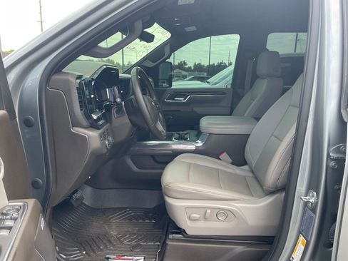 Used 2024 Chevrolet Silverado 3500 LTZ w/ LTZ Plus Package image 9