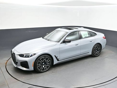 Used 2026 BMW 430i w/ M Sport Package RWD image 31