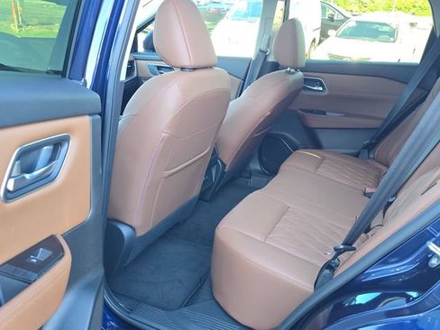 Certified 2025 Nissan Rogue Platinum AWD/4WD image 15