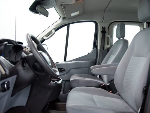 Used 2019 Ford Transit 350 XLT RWD image 5
