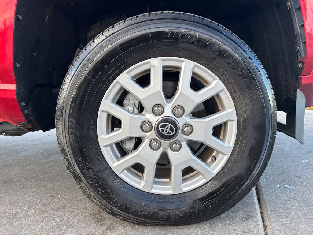Used 2025 Toyota Tacoma SR5 AWD/4WD image 32