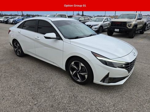 Used 2021 Hyundai Elantra Limited image 2