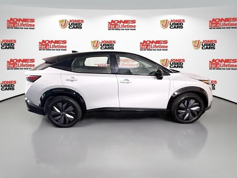 Used 2023 Nissan Ariya AWD image 17