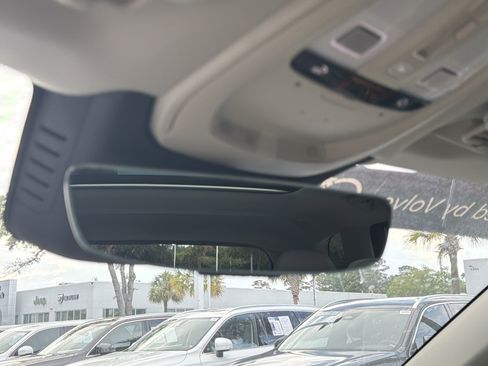 Certified 2025 Volvo XC90 B5 Plus w/ Protection Package Premier AWD/4WD image 27