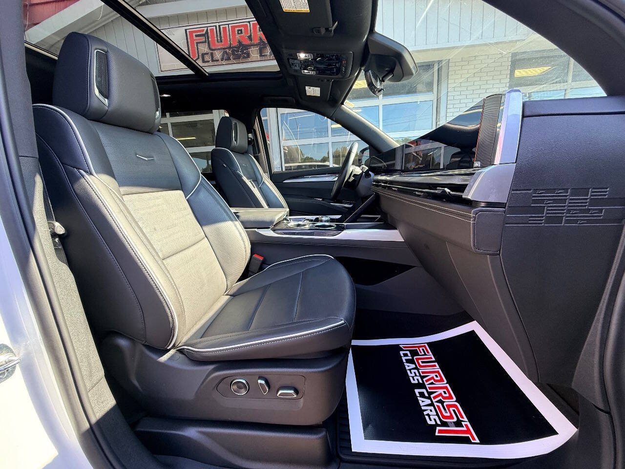Used 2025 Cadillac Escalade Sport w/ Touring Package AWD/4WD image 47