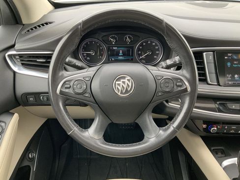 Used 2019 Buick Enclave Essence FWD image 31