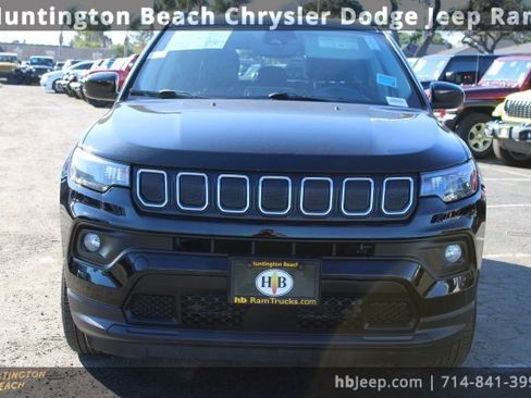 Used 2022 Jeep Compass Latitude image 2