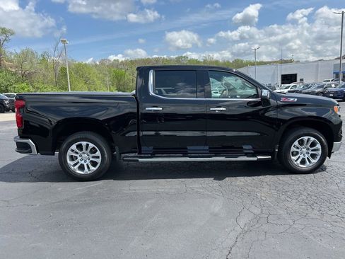 Used 2023 Chevrolet Silverado 1500 LTZ w/ Technology Package AWD/4WD image 4