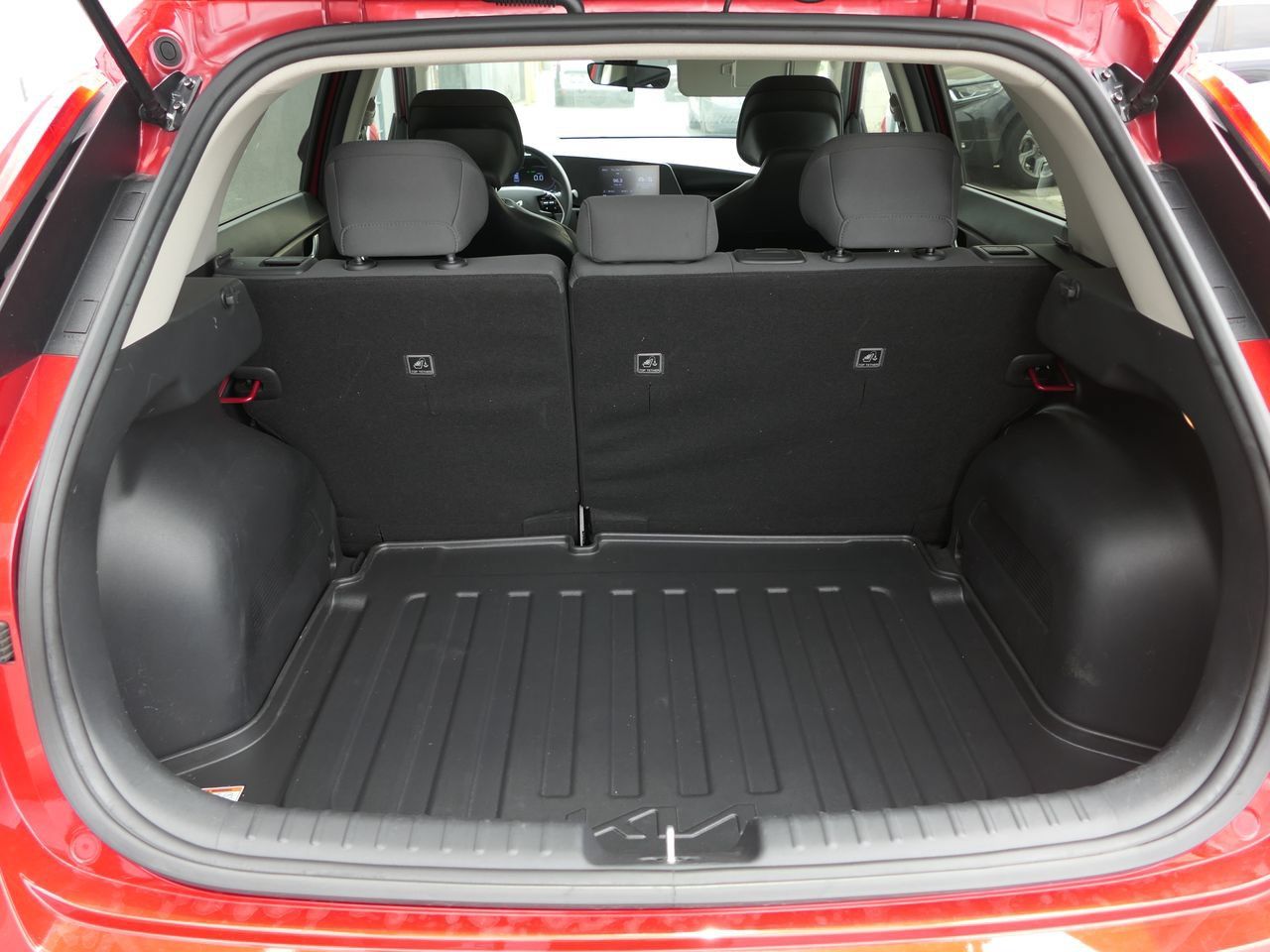 Used 2023 Kia Niro LX FWD image 23