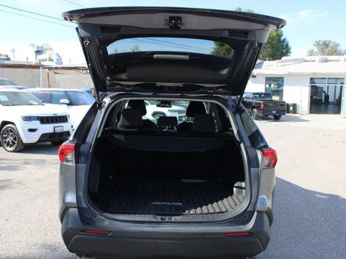 Used 2021 Toyota RAV4 XLE AWD/4WD image 10