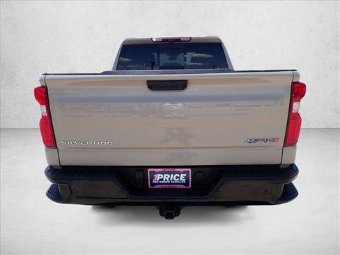 Used 2023 Chevrolet Silverado 1500 ZR2 w/ Technology Package AWD/4WD image 3