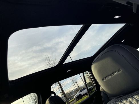 New 2026 GMC Acadia Denali w/ Super Cruise Package image 19