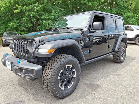 Used 2024 Jeep Wrangler Unlimited Rubicon 4xe AWD/4WD image 3