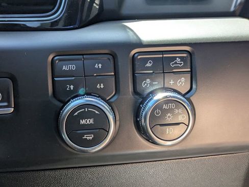 Used 2024 GMC Sierra 2500 AT4 w/ Technology Package AWD/4WD image 20