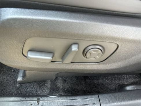 New 2026 Kia Carnival EX FWD image 15