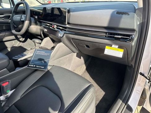 New 2026 Kia Sportage EX image 15