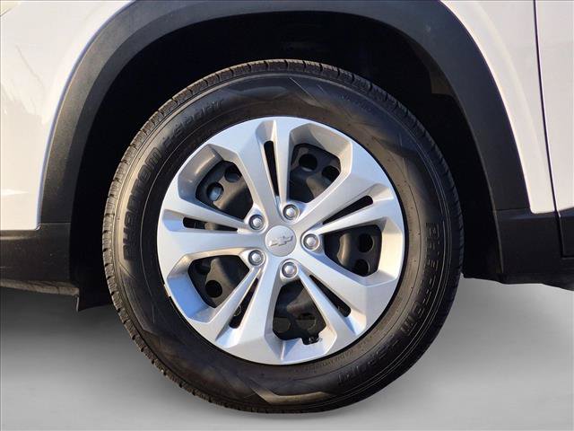 Used 2025 Chevrolet Trax LS w/ Driver Confidence Package FWD image 21
