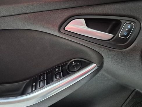 Used 2018 Ford Focus ST FWD image 15