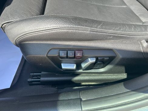 Used 2017 BMW 330e image 24