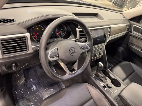 Used 2021 Volkswagen Atlas SE image 16