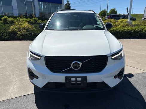Certified 2023 Volvo XC40 B5 Plus w/ Protection Package Premier AWD/4WD image 4