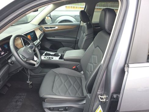 Used 2026 Volkswagen Atlas SE image 7