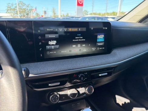 Certified 2025 Nissan Kicks SV image 19