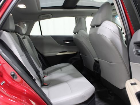 Used 2021 Toyota Venza Limited image 26