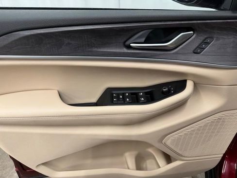 Used 2023 Jeep Grand Cherokee L Limited w/ Luxury Tech Group II image 15