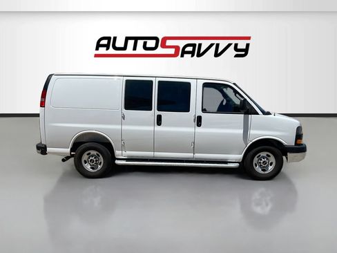 Used 2025 GMC Savana 2500 w/ Driver Convenience Package RWD image 8