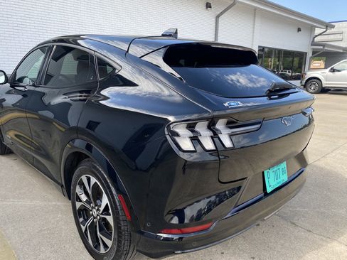 Used 2021 Ford Mustang Mach-E Premium image 4