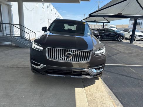 Used 2025 Volvo XC90 T8 Plus w/ Protection Package Premier AWD/4WD image 2