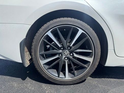 Certified 2020 Toyota Camry XSE FWD image 9