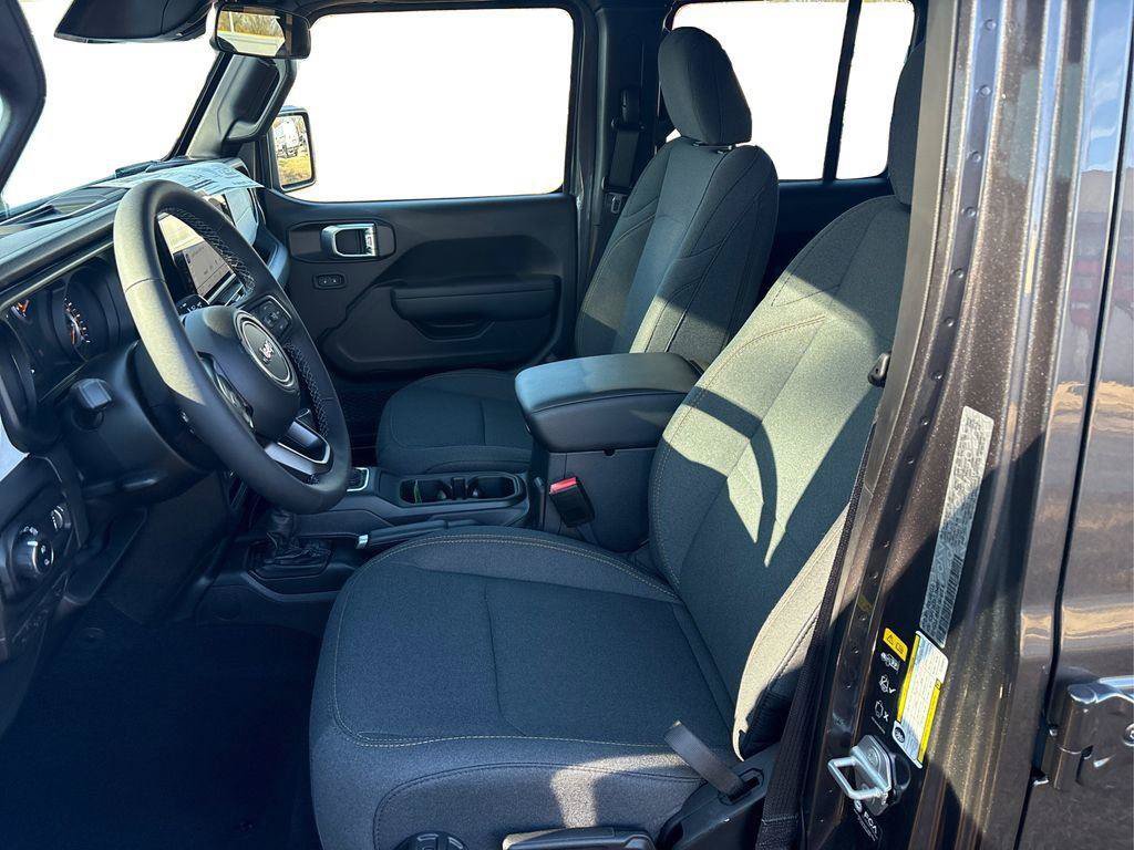 New 2026 Jeep Gladiator Sport AWD/4WD image 9