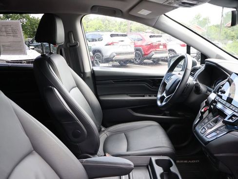 Certified 2024 Honda Odyssey Touring image 8