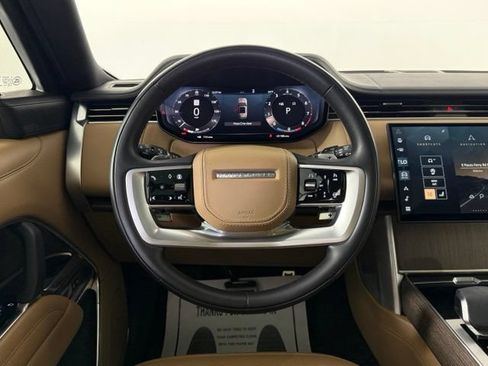 Used 2025 Land Rover Range Rover SE AWD/4WD image 32