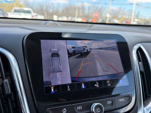 Used 2022 Chevrolet Equinox Premier AWD/4WD image 27