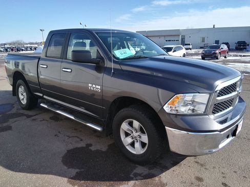Used 2018 RAM 1500 Classic SLT image 4