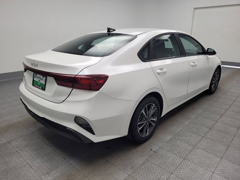 Used 2024 Kia Forte LXS FWD image 9