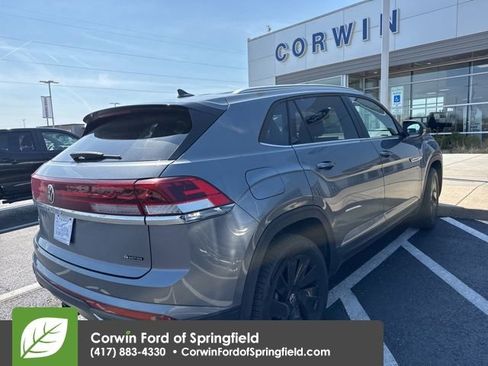 Used 2025 Volkswagen Atlas Cross Sport SE image 5