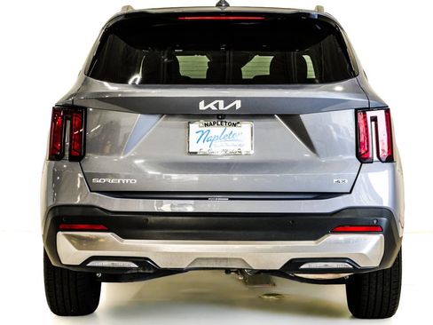 Used 2024 Kia Sorento S AWD/4WD image 7