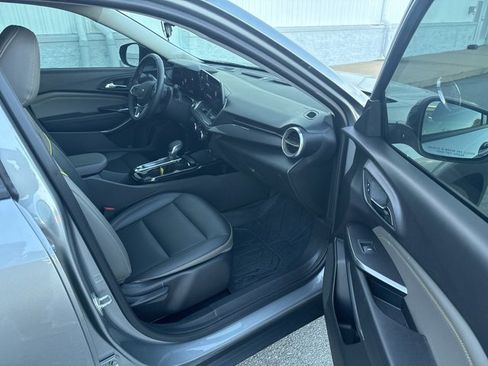 Used 2025 Chevrolet Trax ACTIV w/ Driver Confidence Package image 19