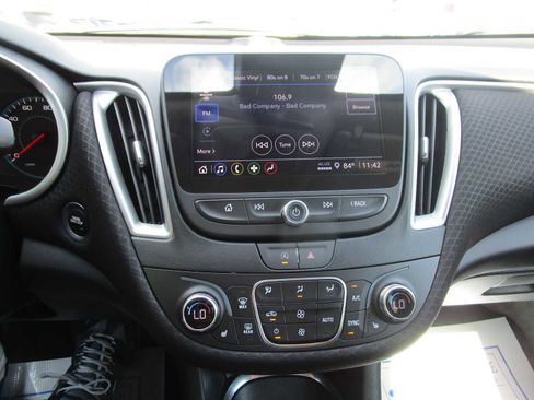 Used 2024 Chevrolet Malibu LT image 21