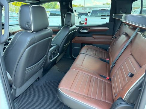 Used 2023 GMC Sierra 1500 Denali Ultimate AWD/4WD image 12