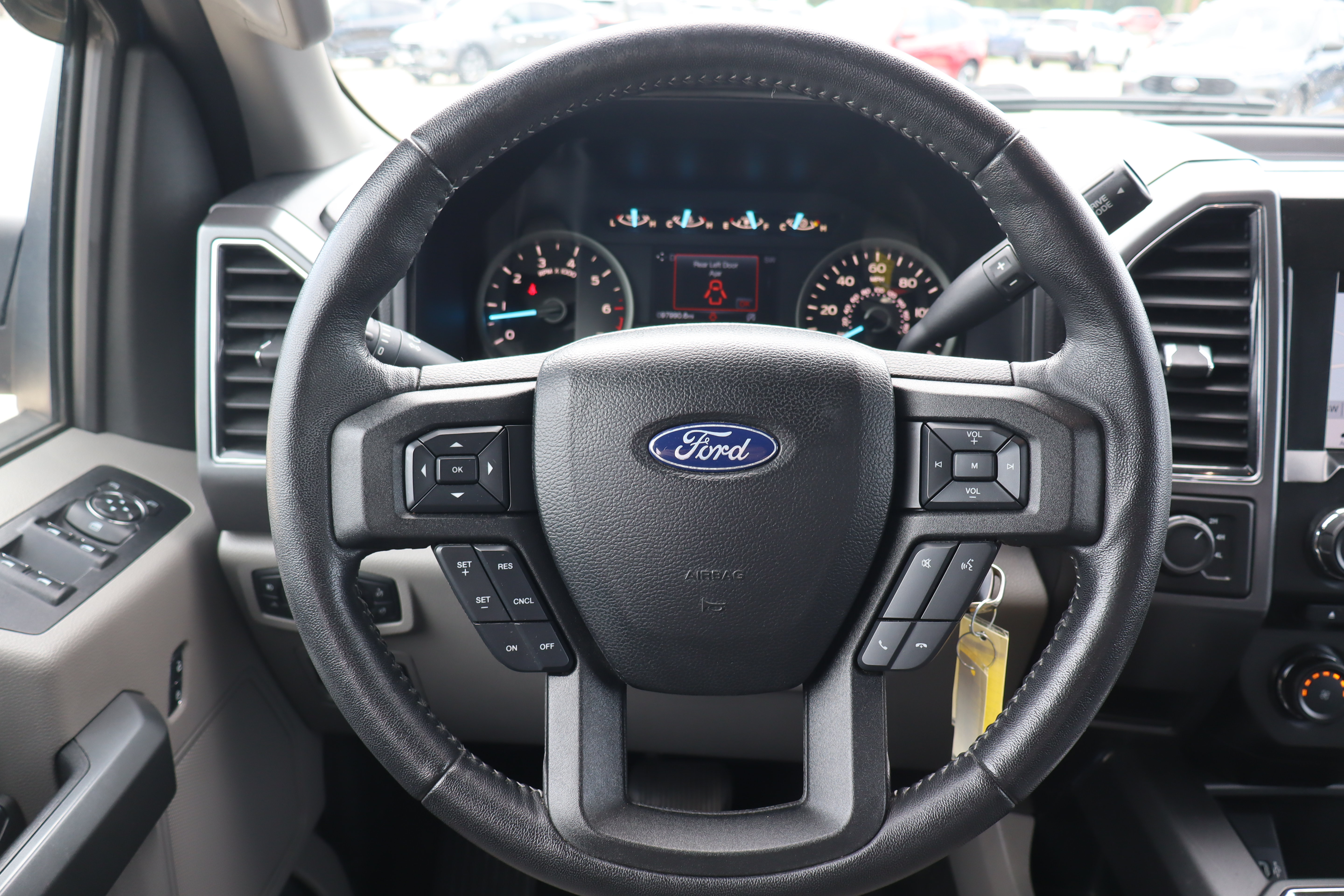 Used 2018 Ford F150 XLT w/ Equipment Group 302A Luxury AWD/4WD image 15